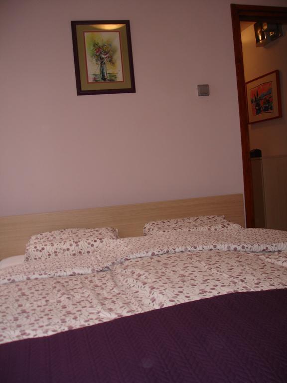 Apartment Ina Zagreb Room photo
