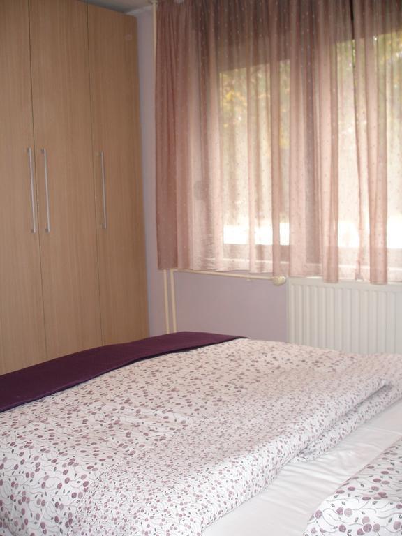 Apartment Ina Zagreb Room photo
